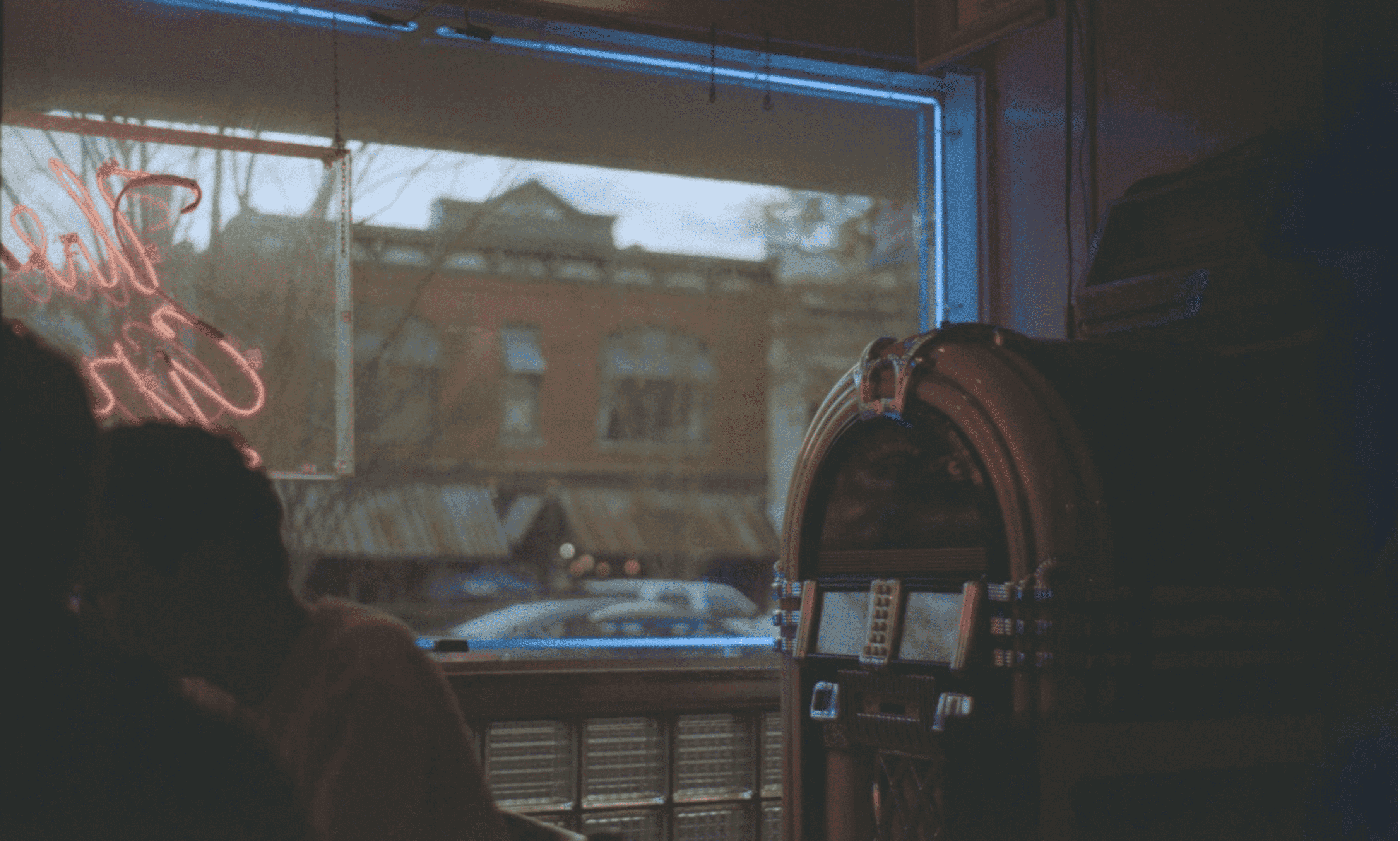 Control the Tempo of Your Venue with a Good Restaurant Music Playlist