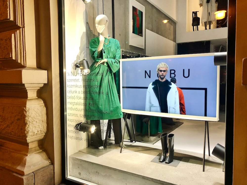 Building Brand Identity: The Storytelling Power of Digital Displays